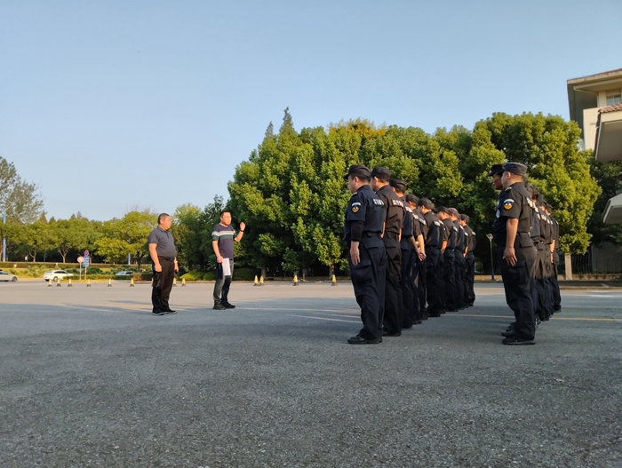 高校迎新護航